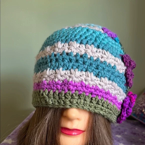 Handmade Crochet Beanie medium soft mandala acrylic yarn new - Picture 5 of 10